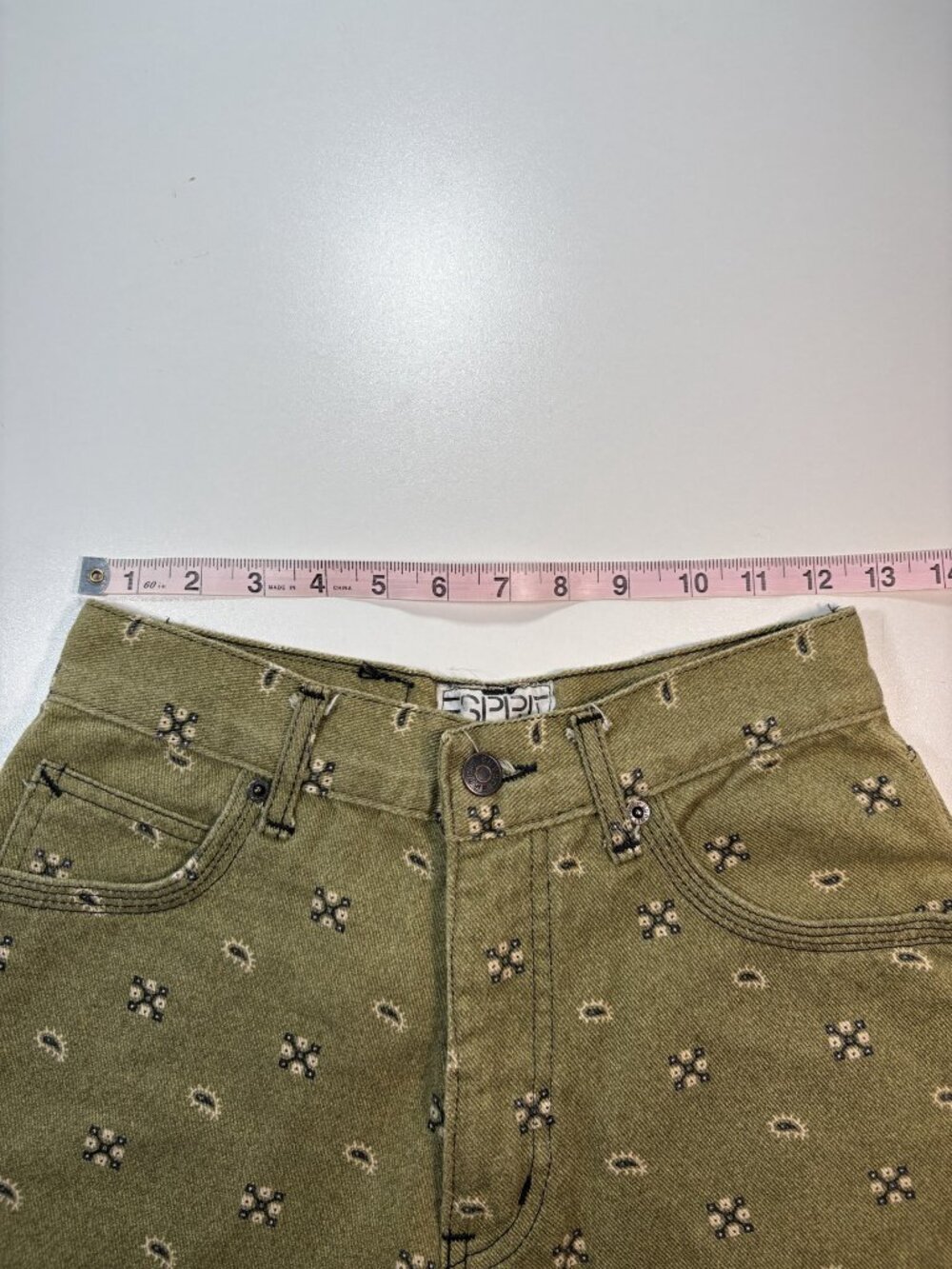 Esprit Olive Green Bandana Paisley Print Denim Shorts Size 28 High Rise Frayed - Picture 7 of 9